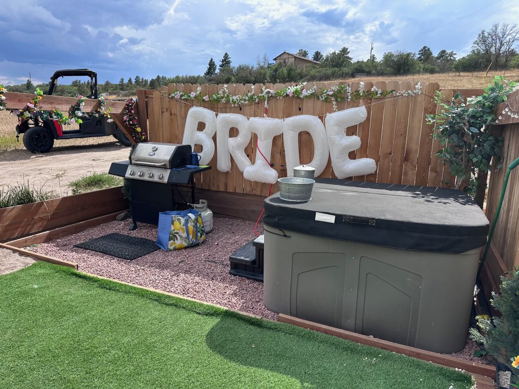Monument Glamping | When Your Own Family Celebrates at Monument Glamping