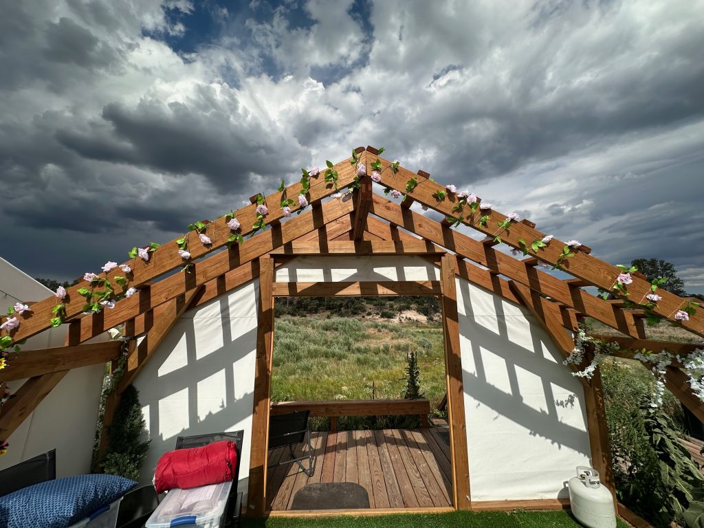 Monument Glamping | When Your Own Family Celebrates at Monument Glamping